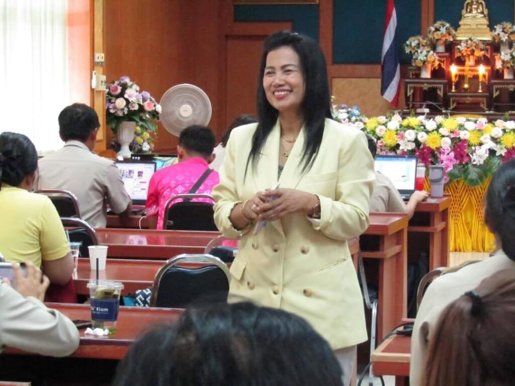 อาจารย์ณดา โพธิ์เอม อบรม สพป.พิจิตร เขต 1