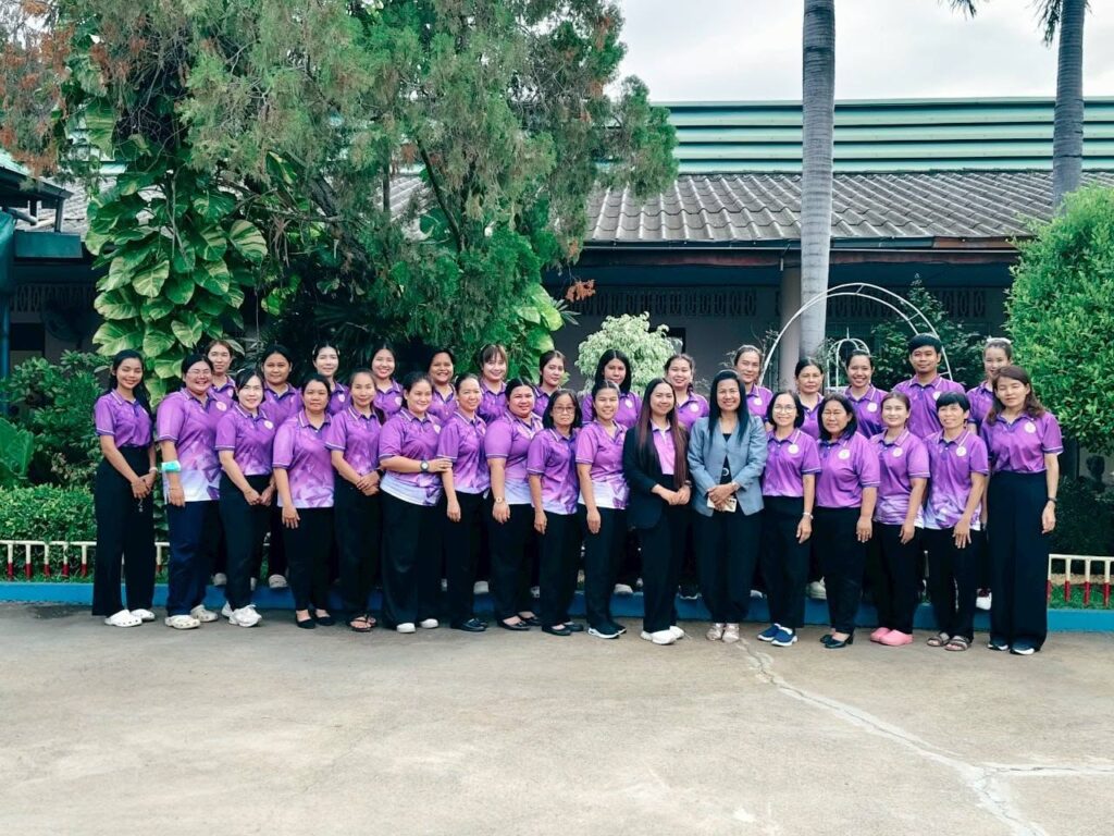 อาจารย์ณดา โพธิ์เอม อบรม โรงเรียนอนุบาลวชิร